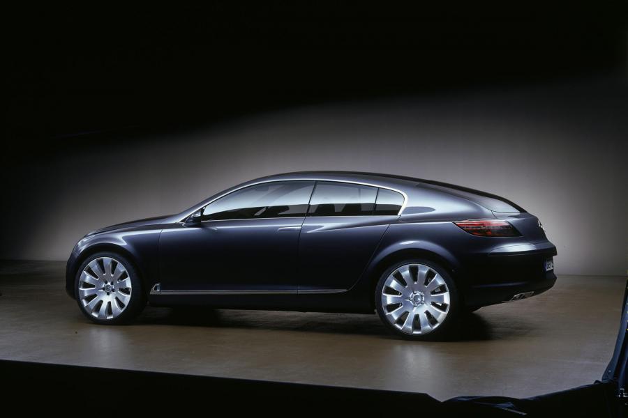  Opel Insignia Concept 2003 года  (фото 24 из 61)
